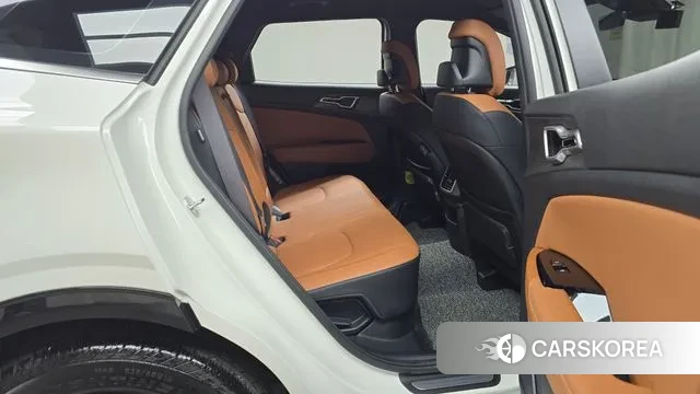 Kia Sportage 5th Generation Hybrid 2024 Белый из Кореи, фото 3