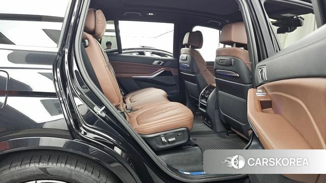 BMW X7 (G07) 2023 Черный из Кореи, фото 3