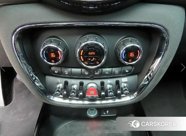 Mini Cooper Clubman 2023 Черный из Кореи, фото 3