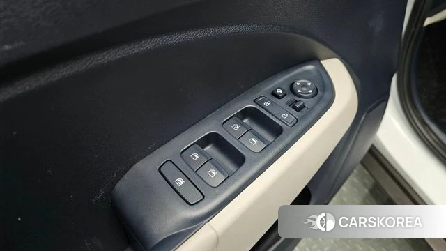 Hyundai Venue 2022 Белый из Кореи, фото 3