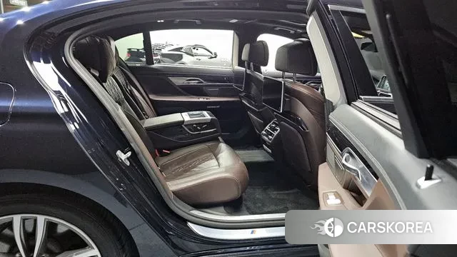 BMW 7 Series (G11) 2018 Черный из Кореи, фото 3