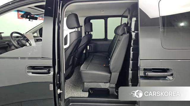 Hyundai Staria 2023 Черный из Кореи, фото 3