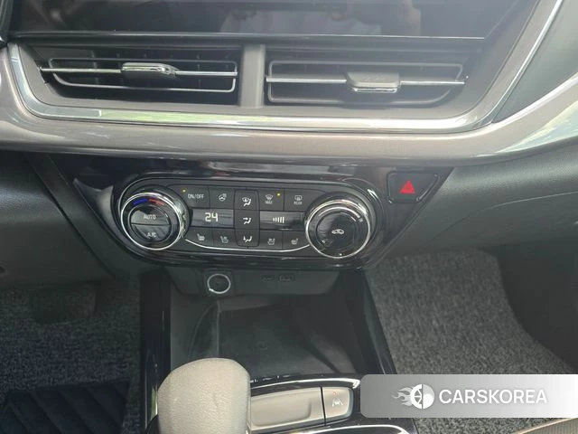Chevrolet (GM Daewoo) Trax Crossover 2023 Белый из Кореи, фото 3