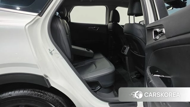 Kia Sportage 5th Generation Hybrid 2023 Белый из Кореи, фото 3