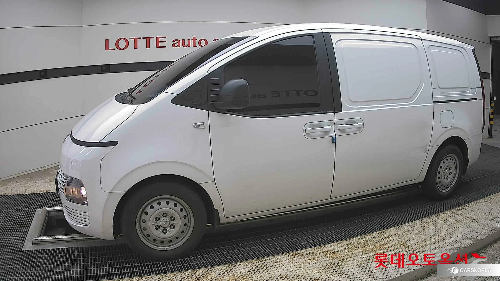 Hyundai Staria 2022 Белый из Кореи, фото 3