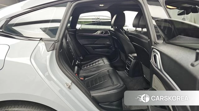 BMW i4 2022 Светло-серебряный цвет из Кореи, фото 3