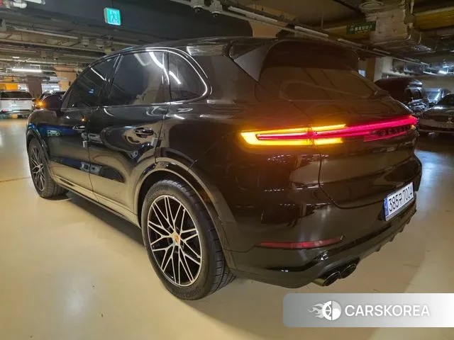 Porsche Cayenne (PO536) 2024 Черный из Кореи, фото 3