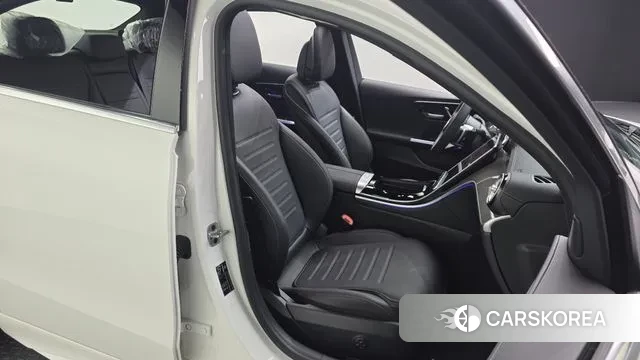 Mercedes-Benz C-Class W206 2025 Белый из Кореи, фото 3