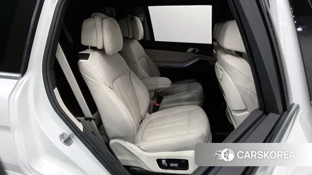 BMW X7 (G07) 2025 Белый из Кореи, фото 3