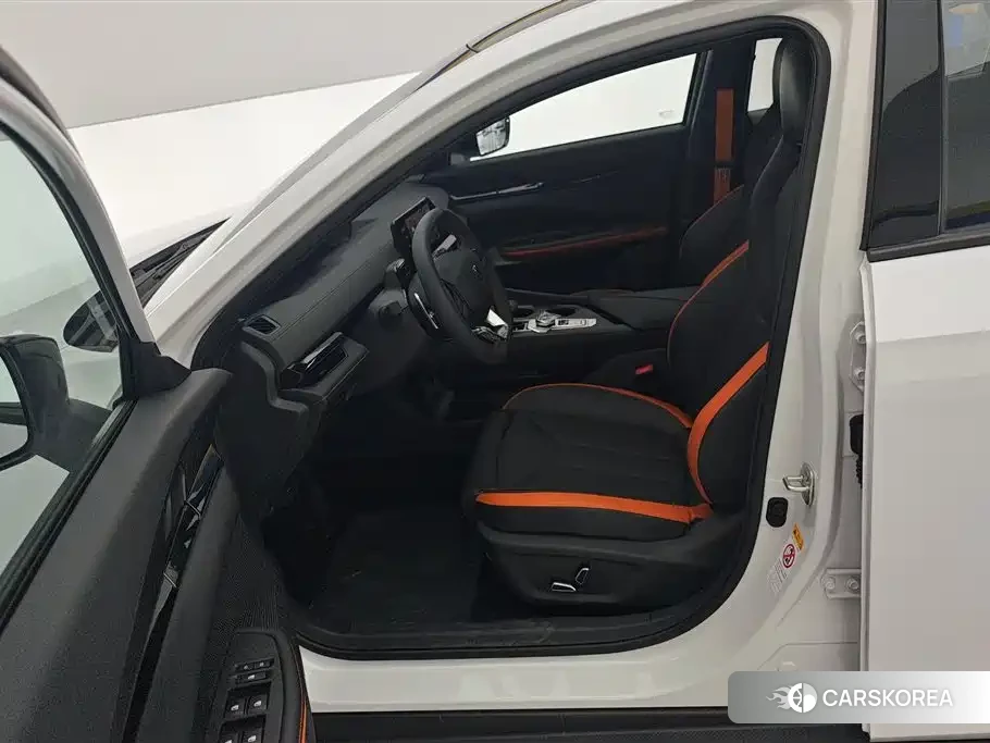 Chang'an UNI-V 2026 Белый из Китая, фото 3