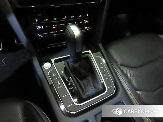 Volkswagen Arteon 2023 Серебристо-серый из Кореи, фото 3