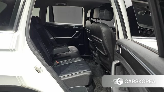 Volkswagen Tiguan second Generation 2018 Белый из Кореи, фото 3