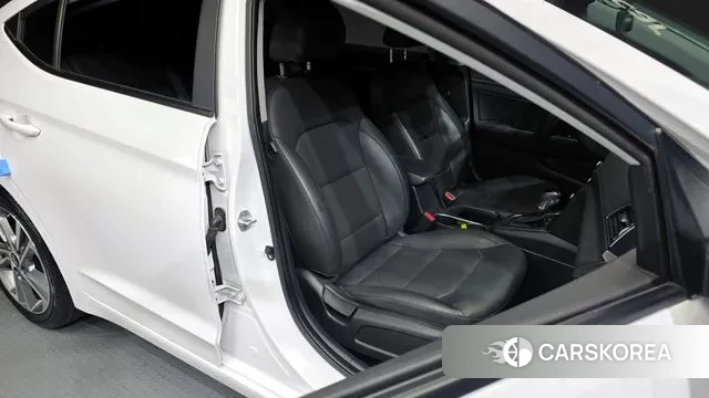 Hyundai Avante AD 2018 Белый из Кореи, фото 3