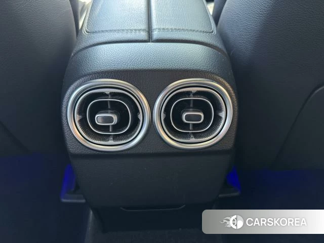 Mercedes-Benz C-class PHEV 2023 Белый из Китая, фото 3