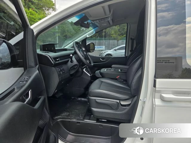 Hyundai Staria 2025 Белый из Кореи, фото 3