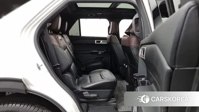 Ford Explorer 6th Generation 2023 Белый из Кореи, фото 3