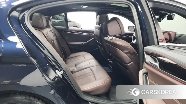 BMW 5 Series (G30) 2023 Черный из Кореи, фото 3