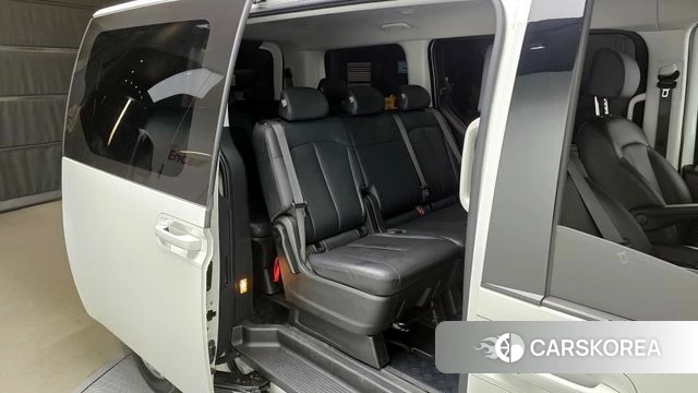 Hyundai Staria 2025 Белый из Кореи, фото 3