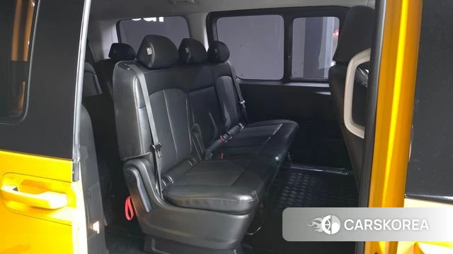 Hyundai Staria 2021 Желтый из Кореи, фото 3
