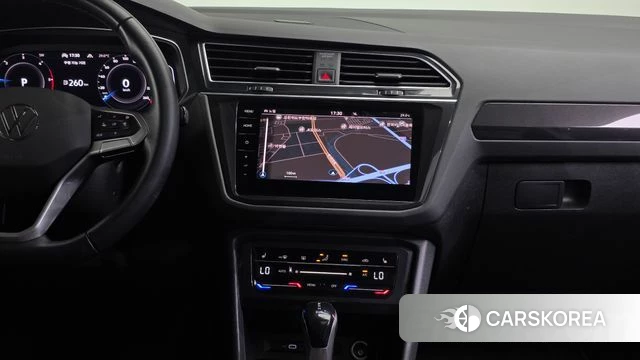 Volkswagen Tiguan second Generation 2021 Белый из Кореи, фото 3