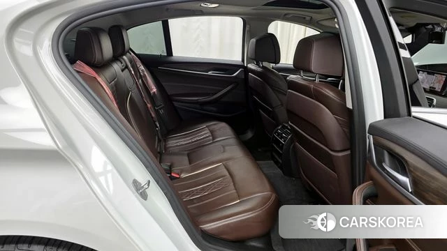 BMW 5 Series (G30) 2019 Белый из Кореи, фото 3