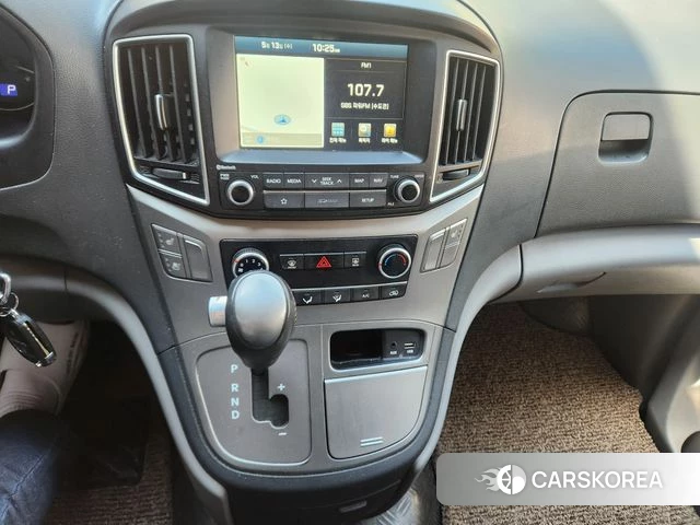 Hyundai The New Grand Starex 2018 Серебристо-серый из Кореи, фото 3