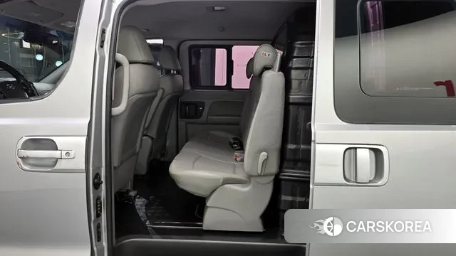 Hyundai The New Grand Starex 2018 Серебристо-серый из Кореи, фото 3