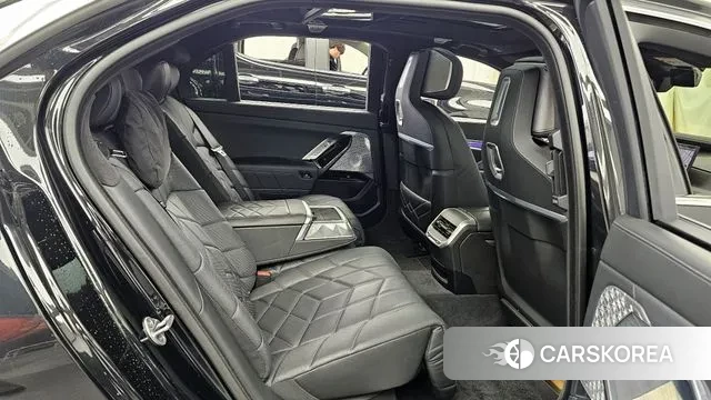 BMW i7 (G70) id 3022277 из Кореи 3