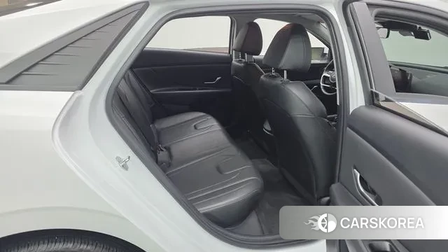 Hyundai Avante (CN7) 2023 Белый из Кореи, фото 3