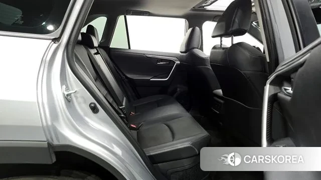 Toyota RAV4 5th Generation 2023 Серебристо-серый из Кореи, фото 3