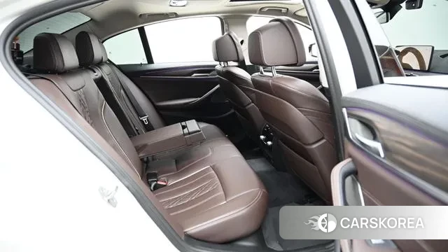 BMW 5 Series (G30) 2021 Белый из Кореи, фото 3