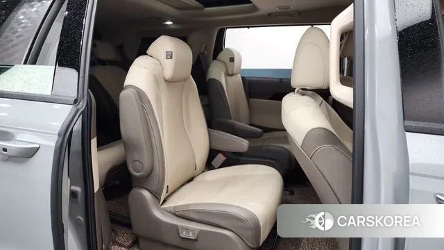 Kia The New Carnival 4th Generation 2024 Серебристо-серый из Кореи, фото 3