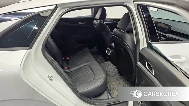 Kia The New K5 3rd generation 2025 Белый из Кореи, фото 3