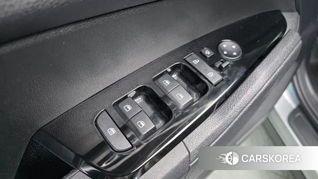 Kia Sportage 5th Generation 2022 Серебристо-серый из Кореи, фото 3