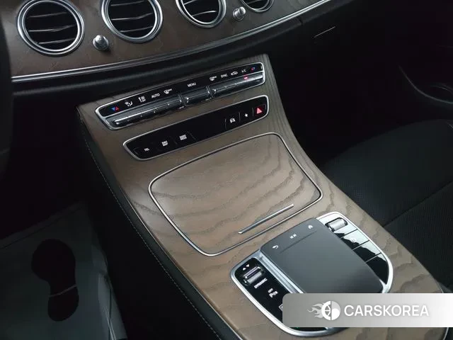 Mercedes-Benz E-Class W213 2022 Черный из Кореи, фото 3