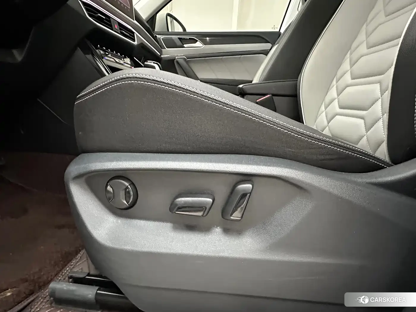 Volkswagen Tayron 2023 Белый из Китая, фото 4