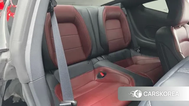 Ford Mustang 7th Generation 2024 Черный из Кореи, фото 3