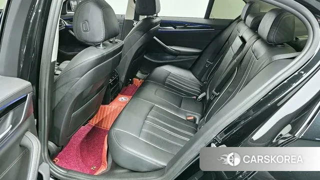BMW 5 Series (G30) 2018 Черный из Кореи, фото 3