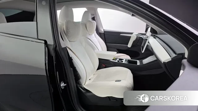 Tesla Model Y 2025 Черный из Кореи, фото 3