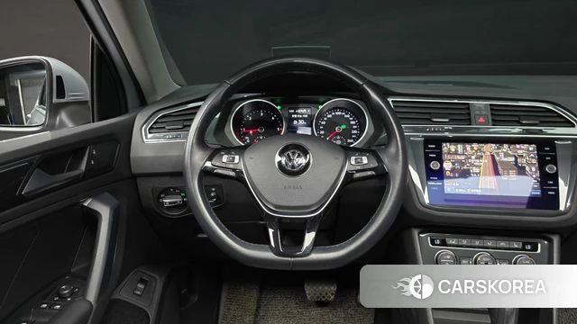 Volkswagen Tiguan second Generation 2020 Серебристо-серый из Кореи, фото 3
