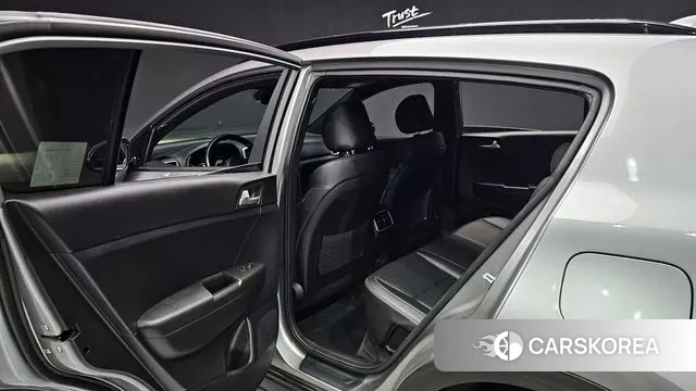 Kia Sportage The Bold 2021 Серебристо-серый из Кореи, фото 3