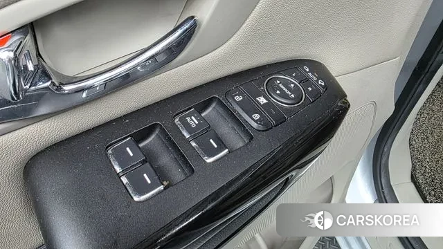 Kia The New Carnival 2018 Серебряный из Кореи, фото 3