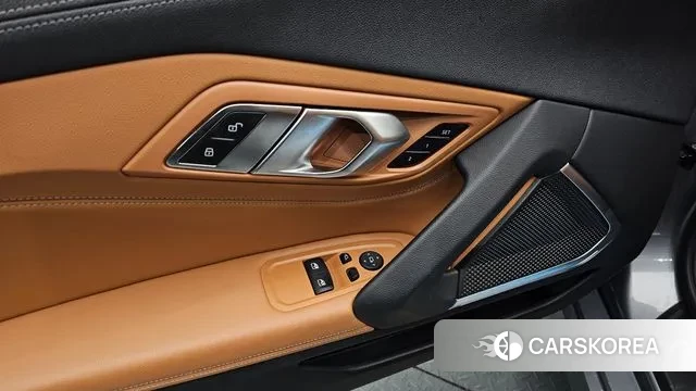 BMW Z4 (G29) 2023 Серебристо-серый из Кореи, фото 3