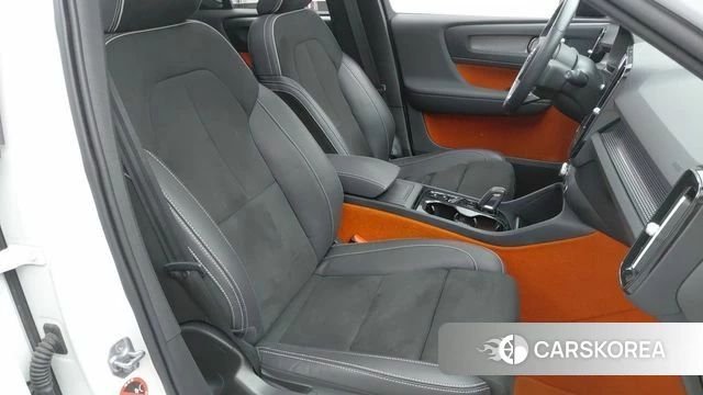 Volvo XC40 2021 Белый из Кореи, фото 3