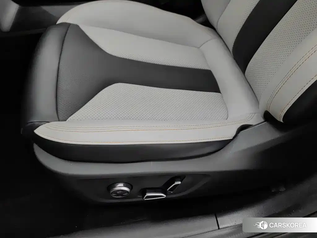 Chang'an UNI-V Smart iDD 2024 Silver/gray из Китая, фото 3