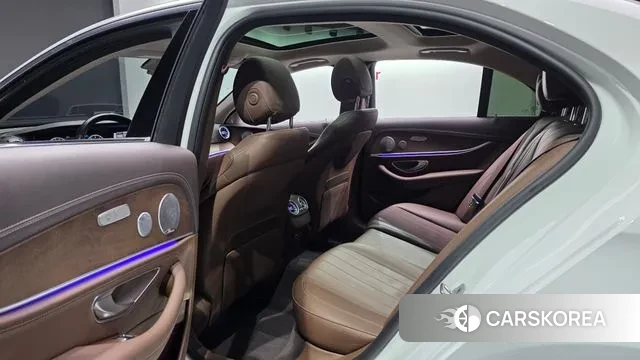 Mercedes-Benz E-Class W213 2019 Белый из Кореи, фото 3