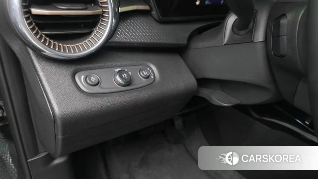 Chevrolet (GM Daewoo) Trax Crossover 2023 Черный из Кореи, фото 3