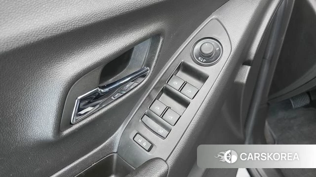 Chevrolet (GM Daewoo) The New Trax 2022 Черный из Кореи, фото 3