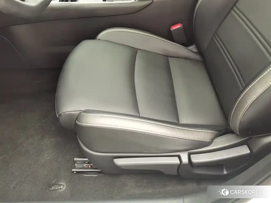 Nissan Sylphy 2022 Белый из Китая, фото 3