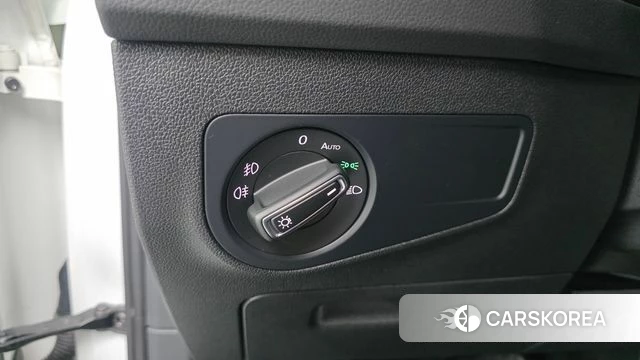Volkswagen Tiguan second Generation 2020 Белый из Кореи, фото 3